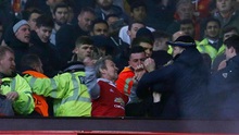 Man United và Liverpool thẳng tay trừng trị những kẻ làm loạn ở 'đại chiến'